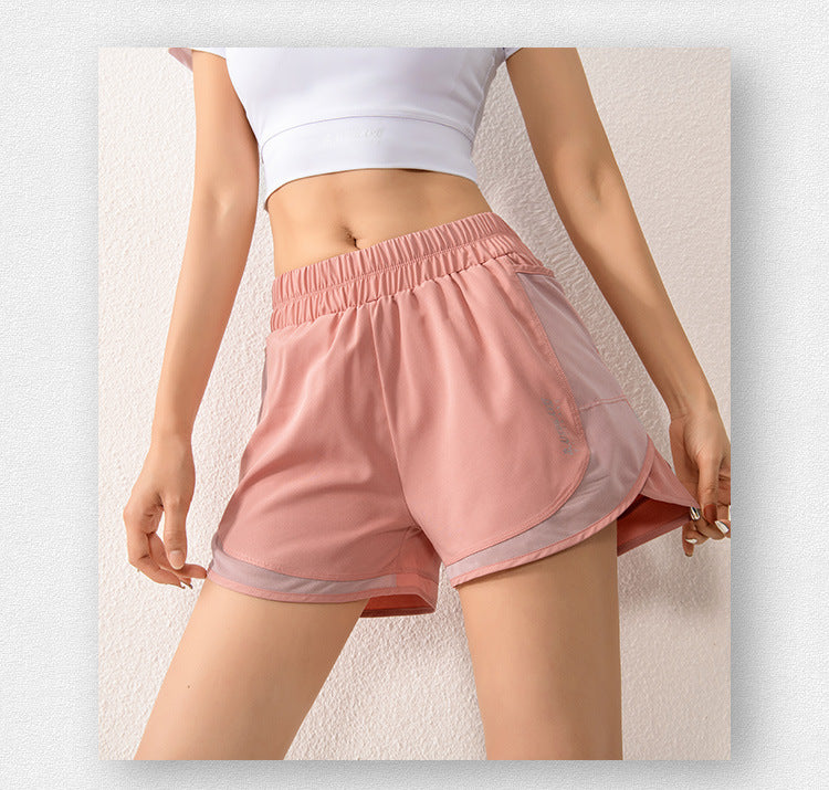 Breathable shorts with pocket