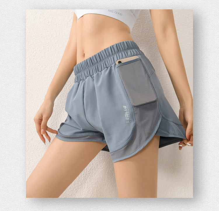 Breathable shorts with pocket