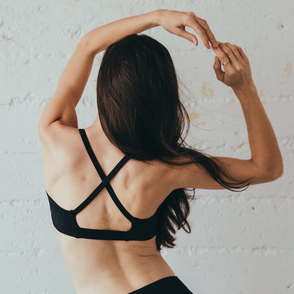 Quick drying cross back sports bra