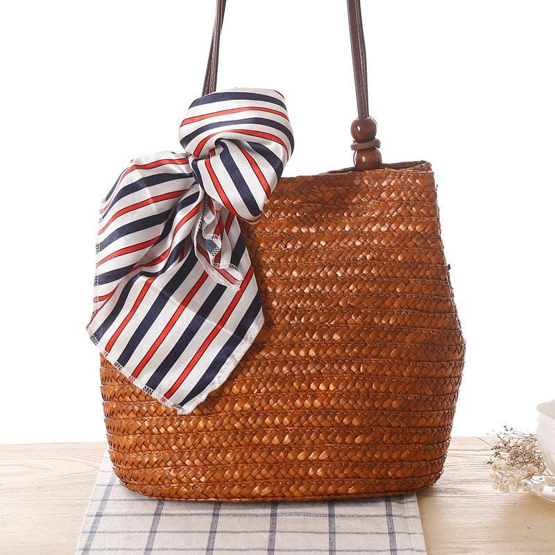 Beach shoulder bag with beads