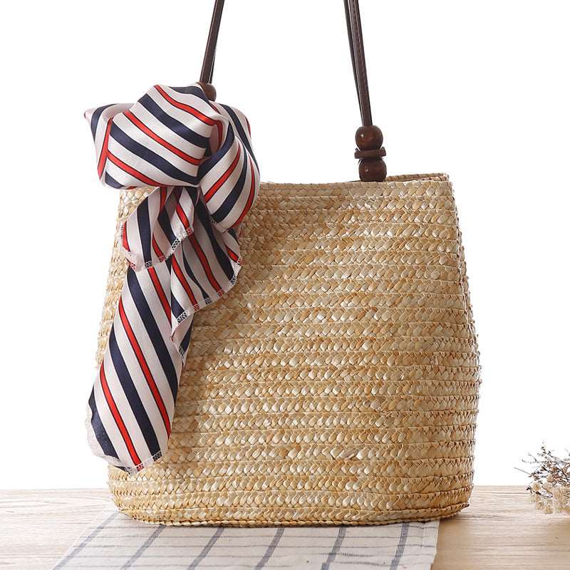 Beach shoulder bag with beads