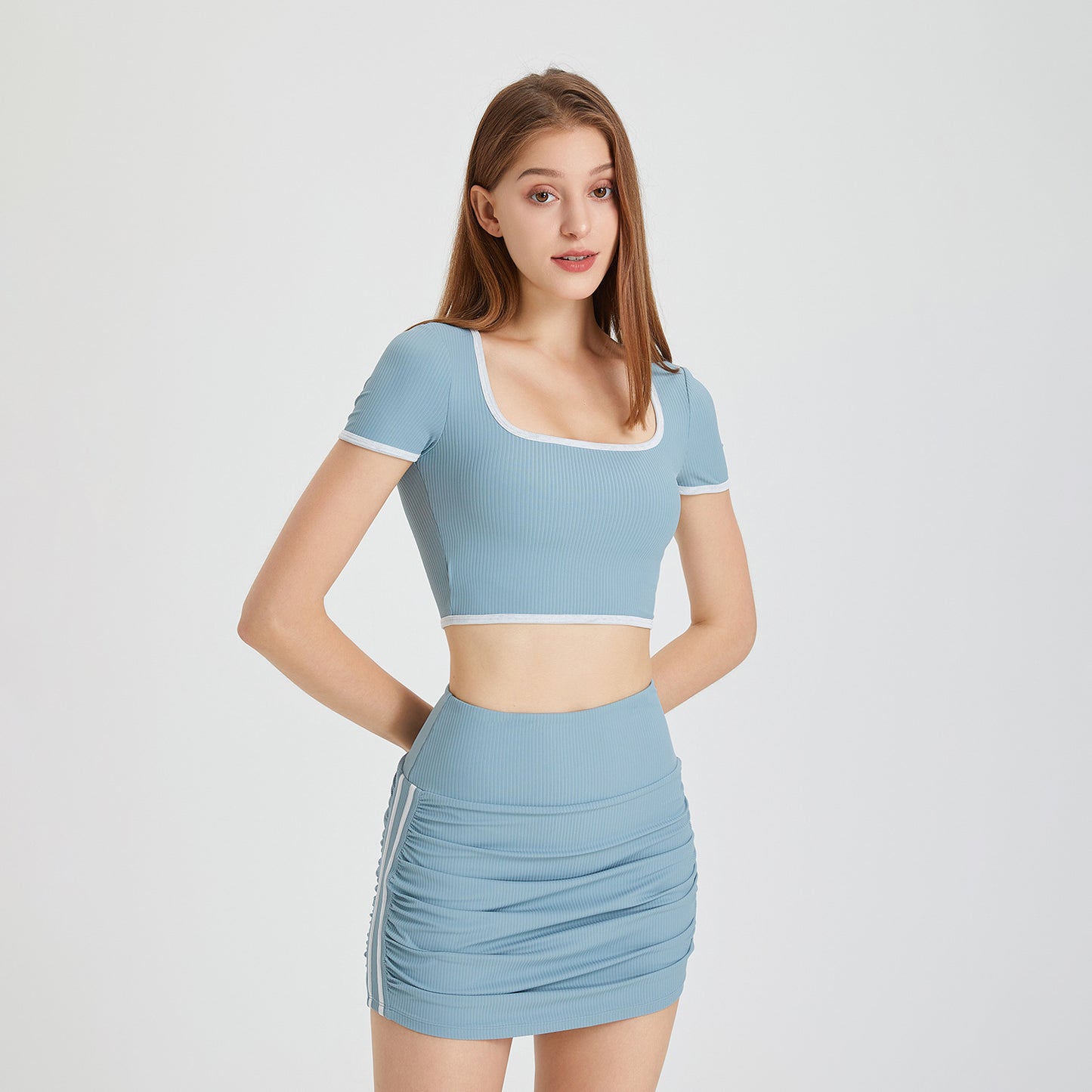 Contrast piping cropped top