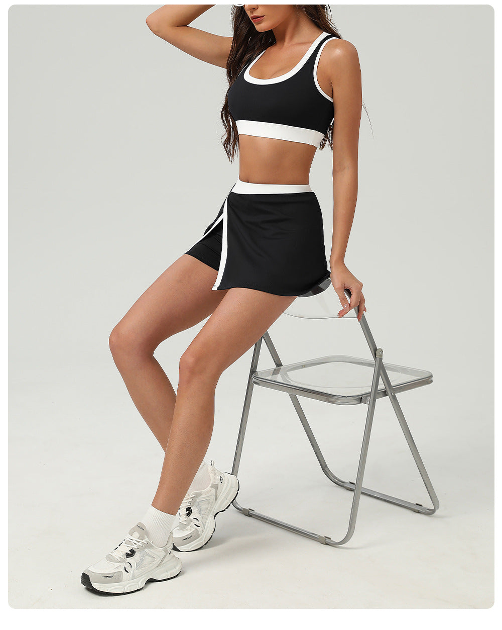 Contrast detail sports bra