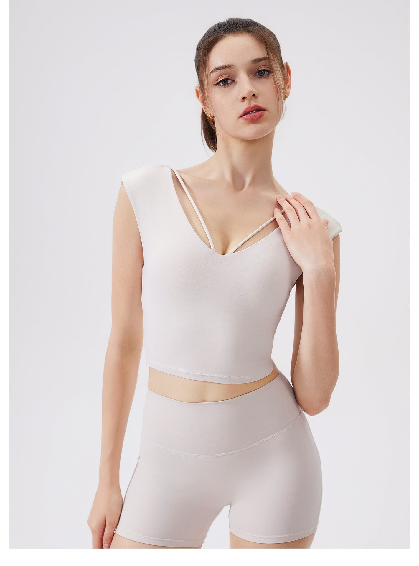 V neck cropped vest