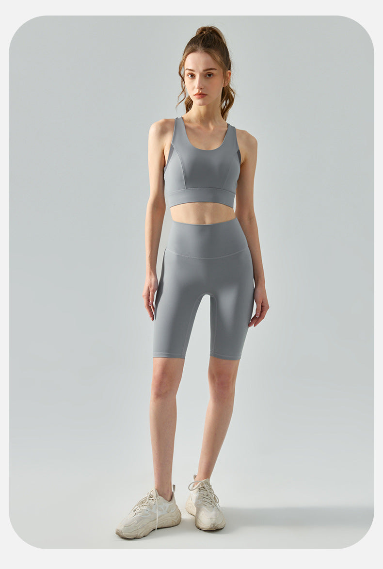 Contrast detail high support bra