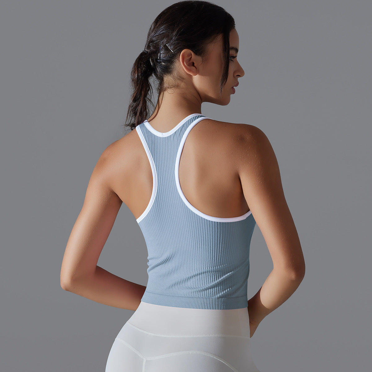Contrast detail vest