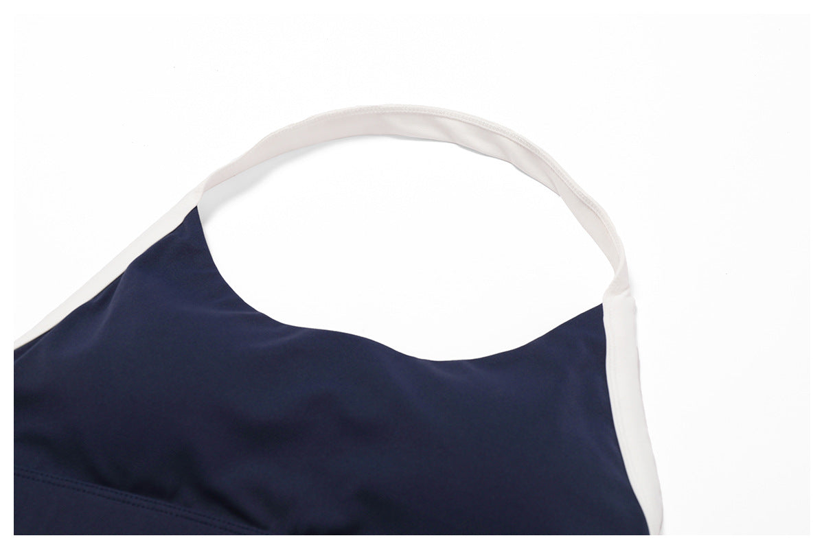 Contrast strap bra
