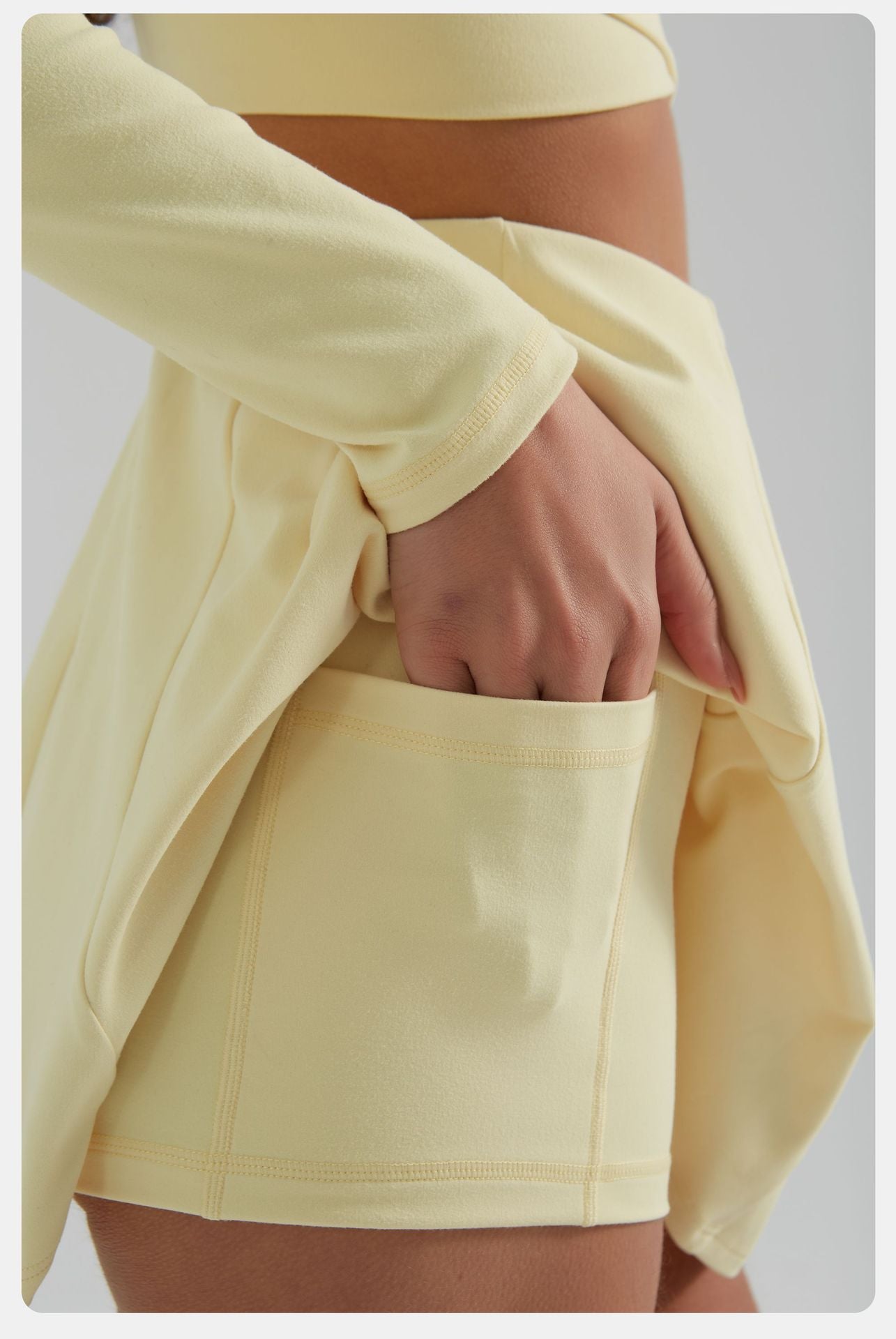 Full sleeve cropped top