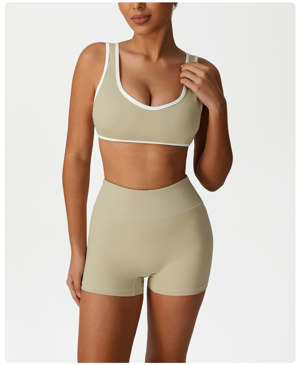 Contrast piping sports bra