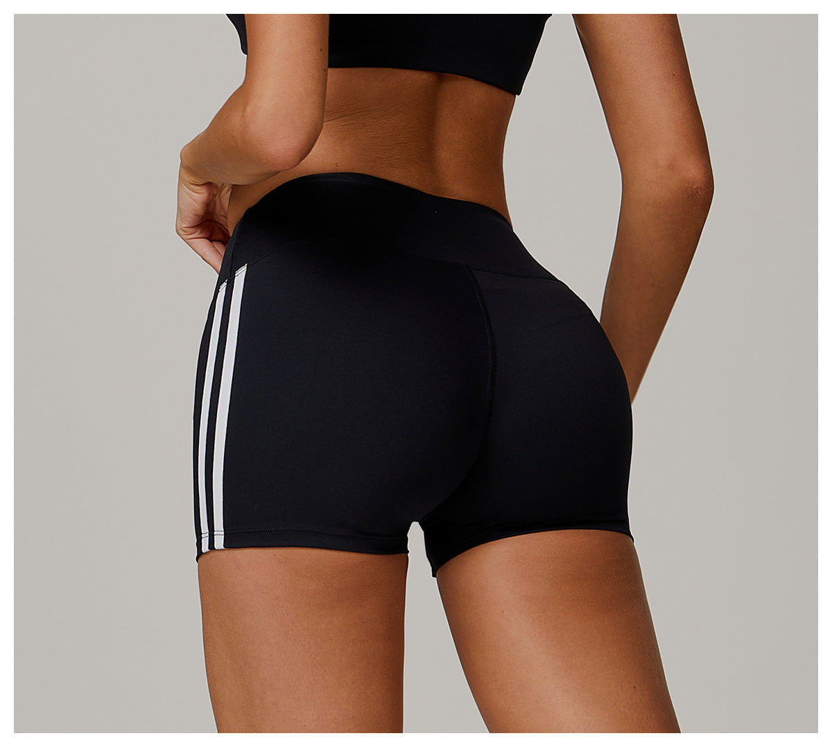 Seamless shorts with stripes