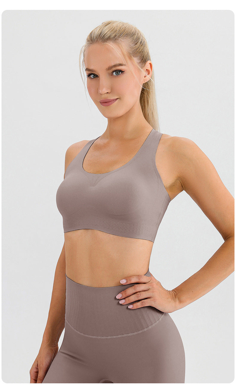 Seamless high support sports bra