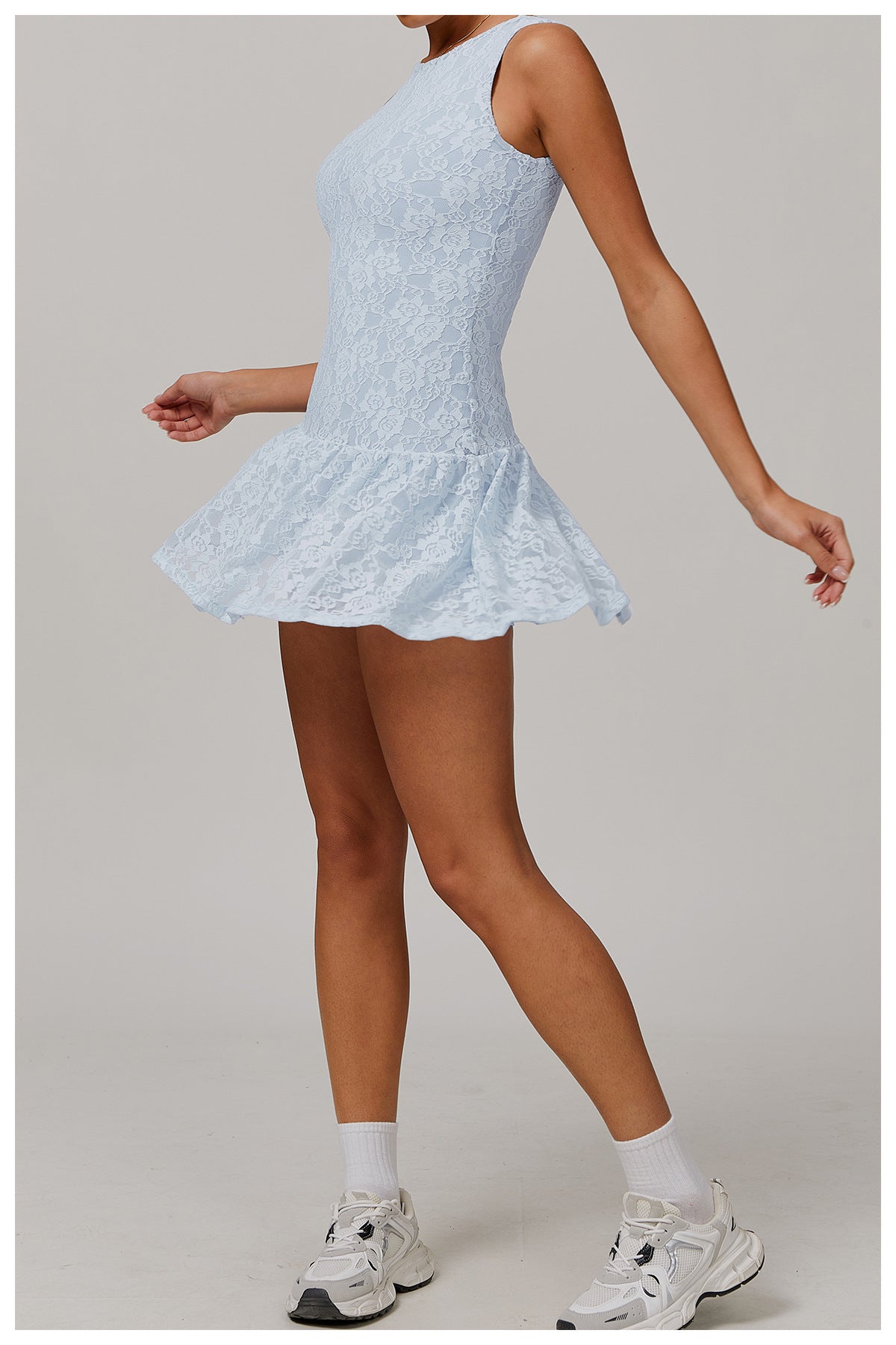 Breathable mesh tennis dress with padding