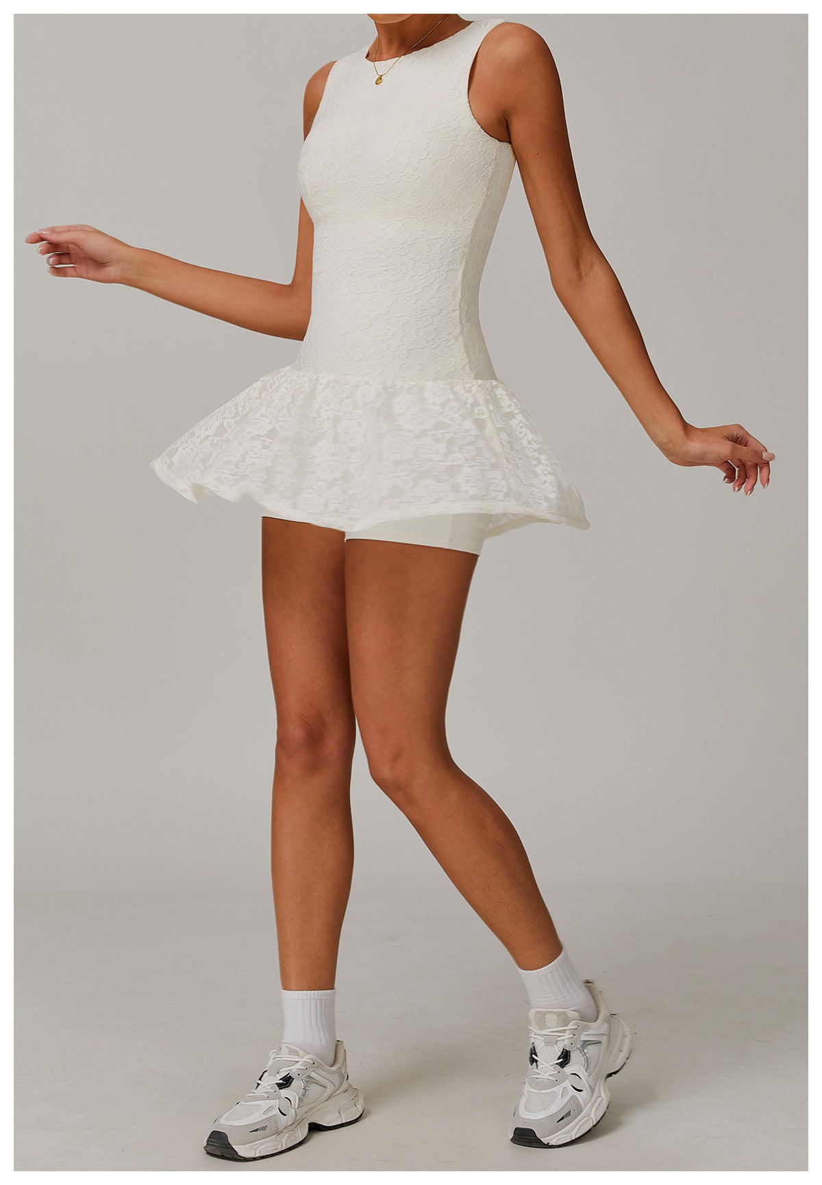 Breathable mesh tennis dress with padding