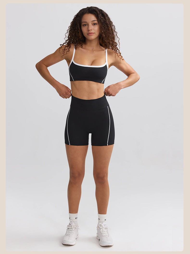 Contrast piping hot pants