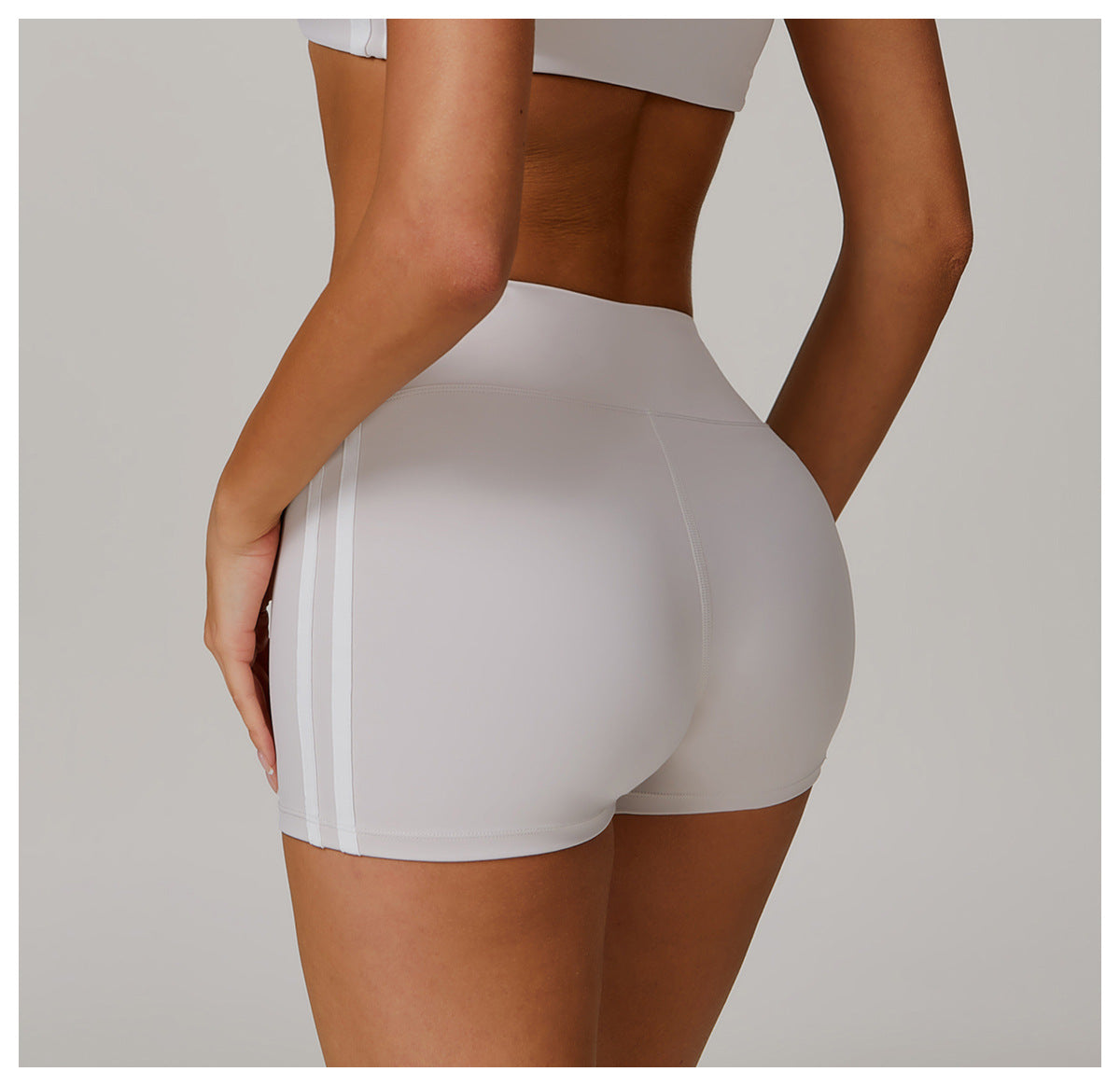 Seamless shorts with stripes