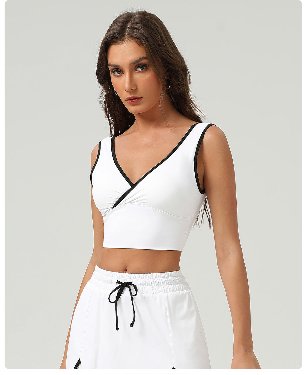Contrast piping cropped top