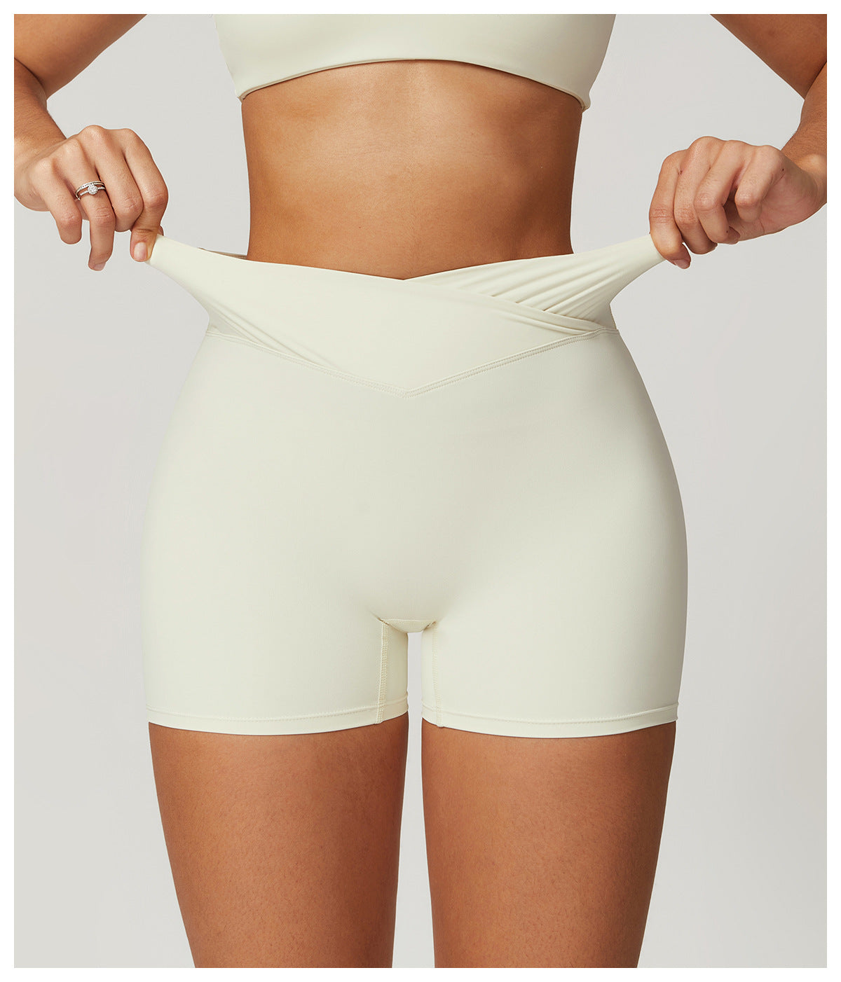 V waist hot pants