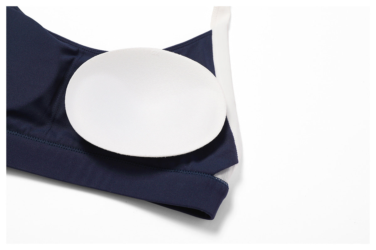 Contrast strap bra