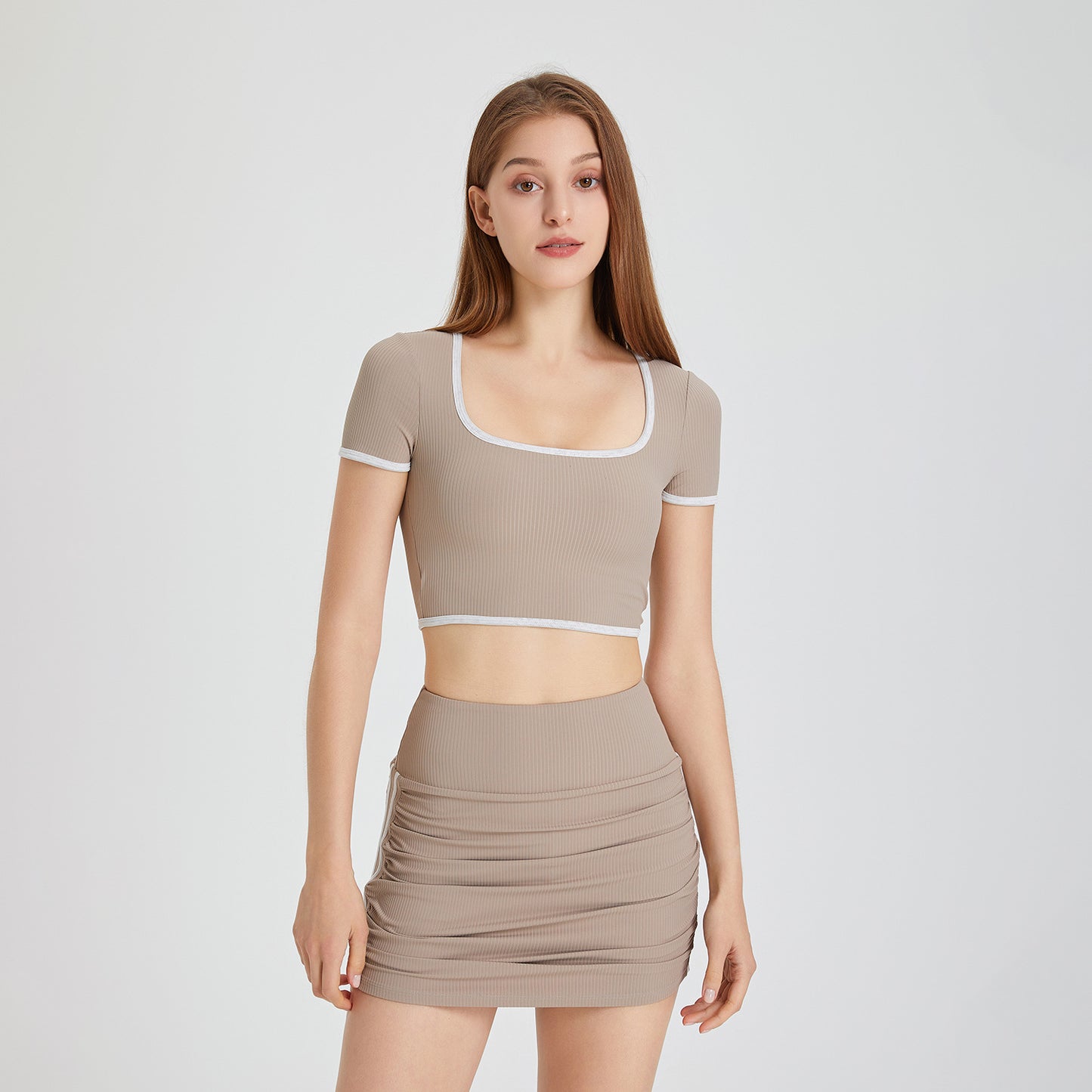 Contrast piping cropped top