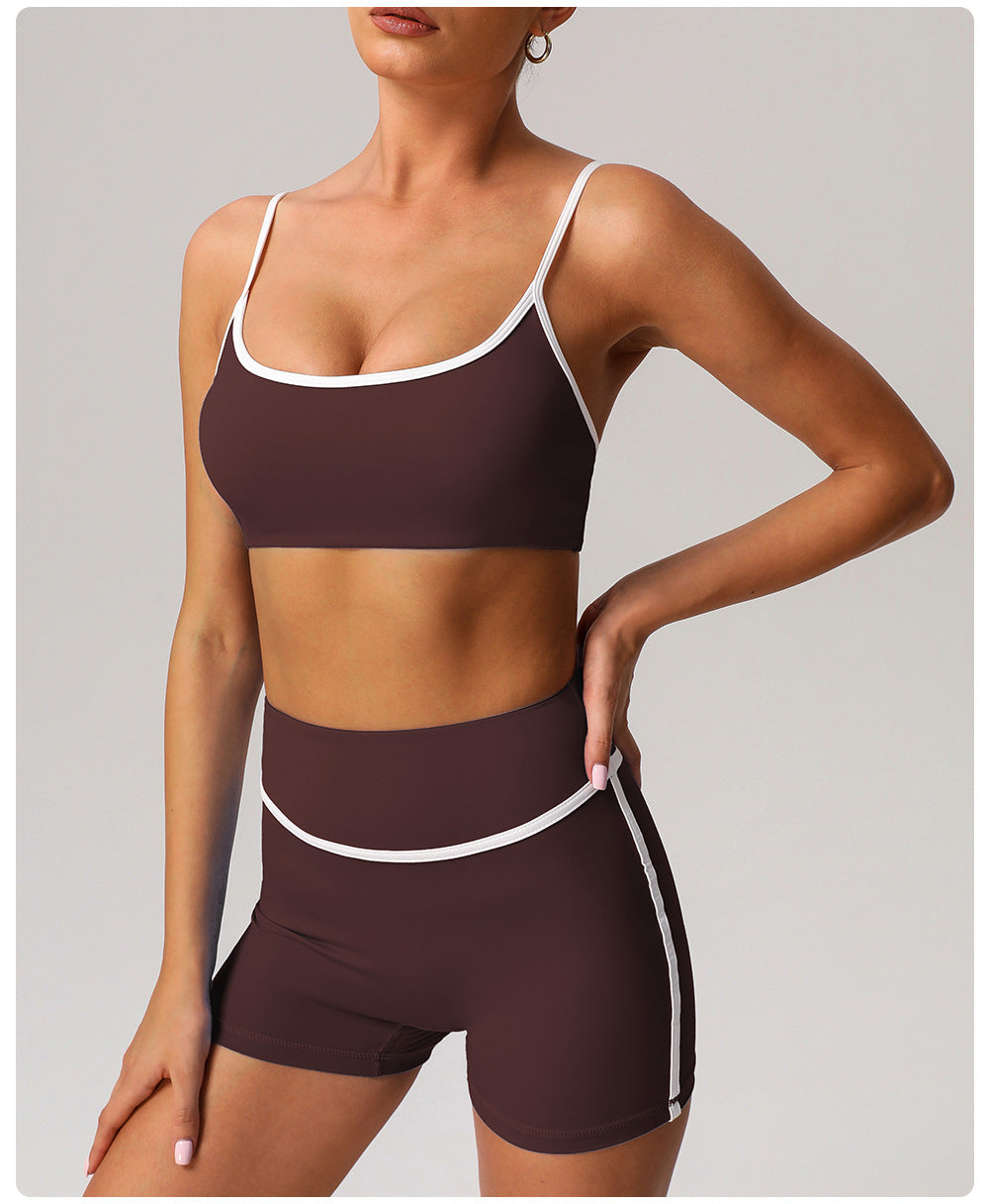 Contrast piping sports bra