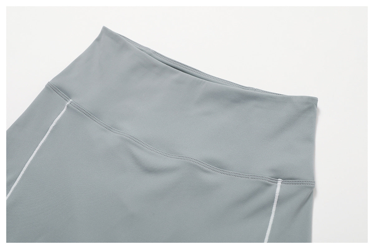 Contrast piping hot pants