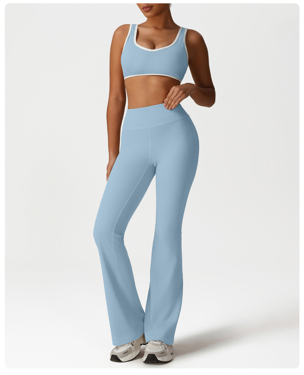 Contrast piping sports bra