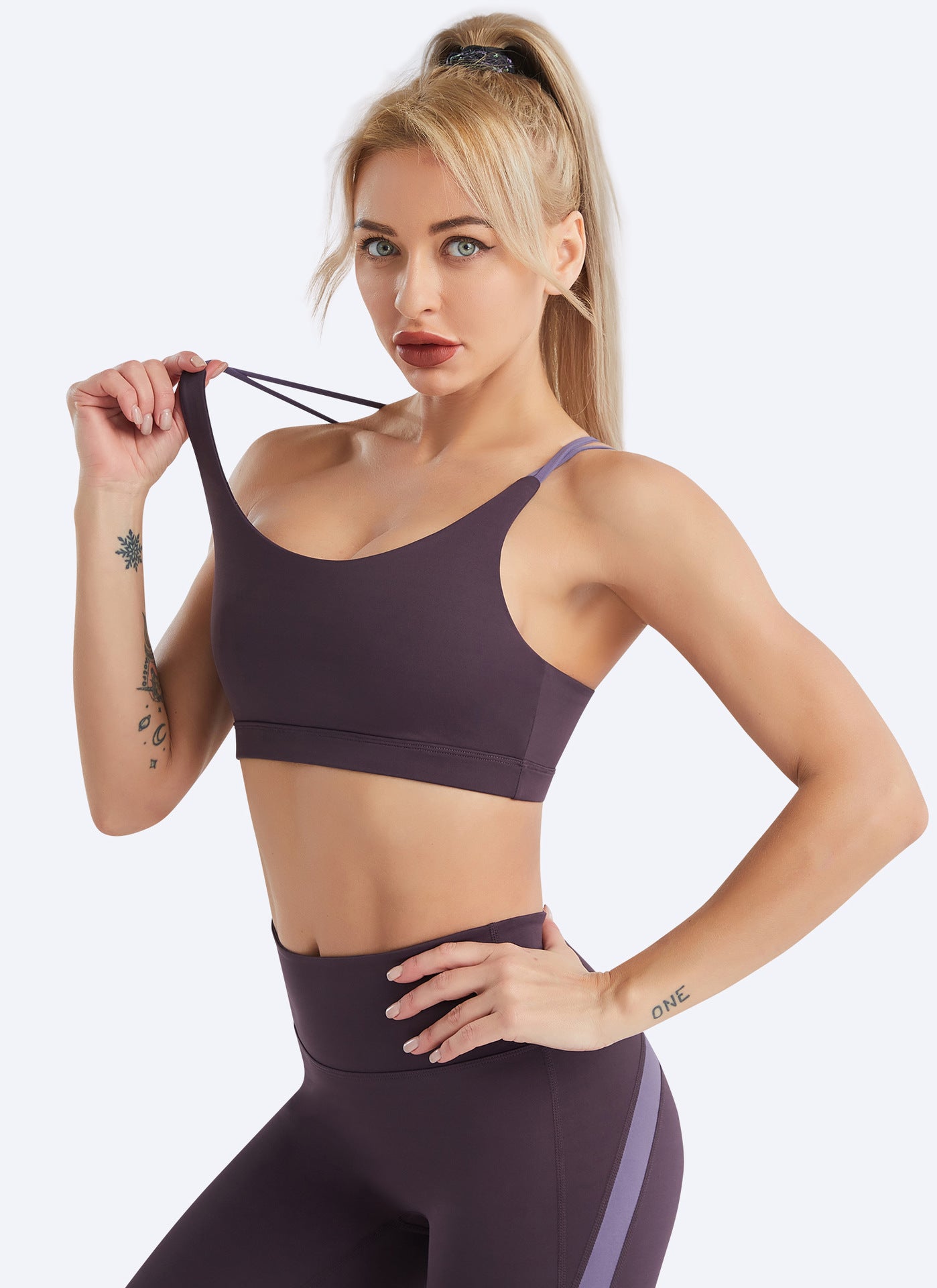 Contrast strap sports bra