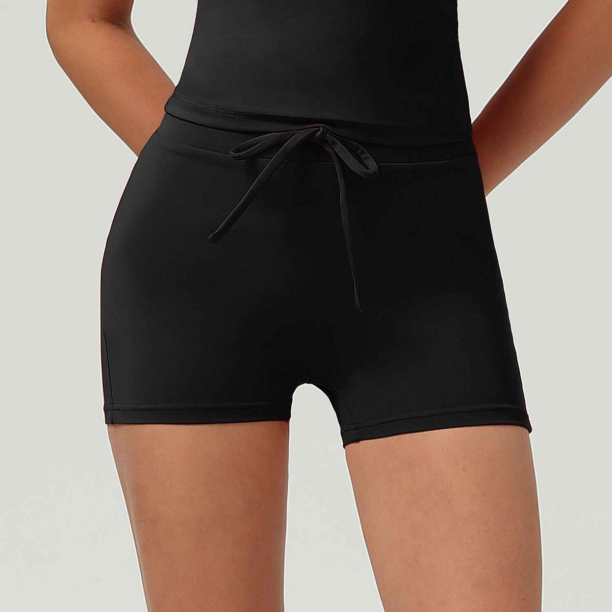Hot pants with drawstring