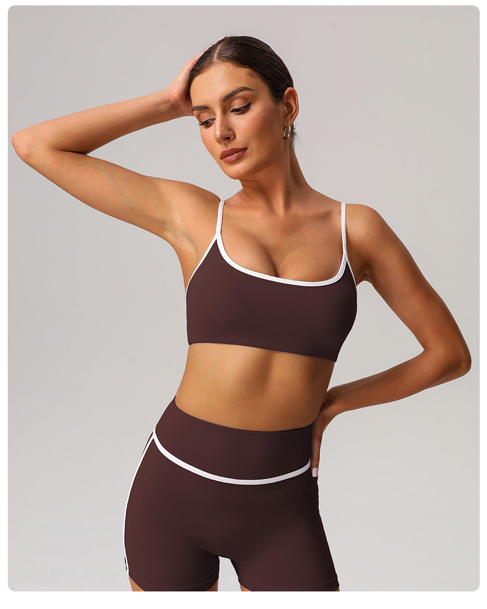 Contrast piping sports bra
