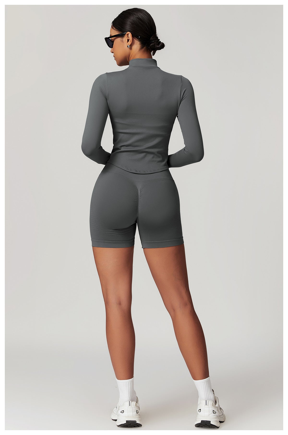 Seamless fitness hot pants
