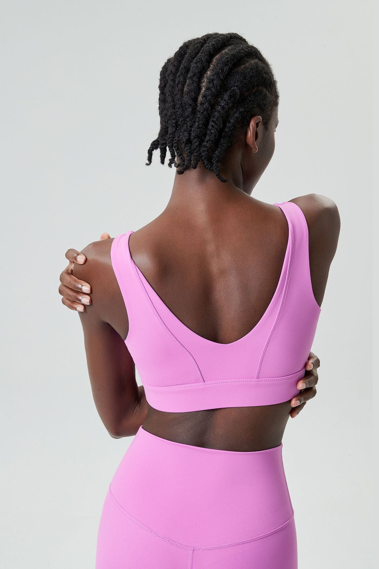 Seamless high support sports bra