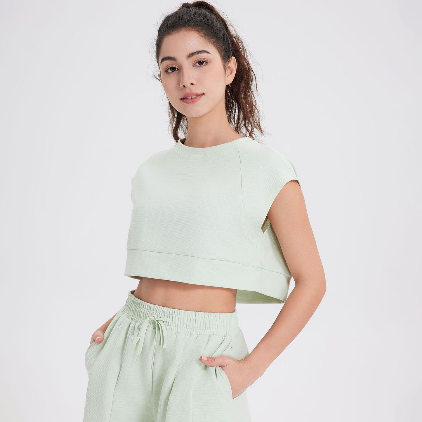 Sleeveless cropped top
