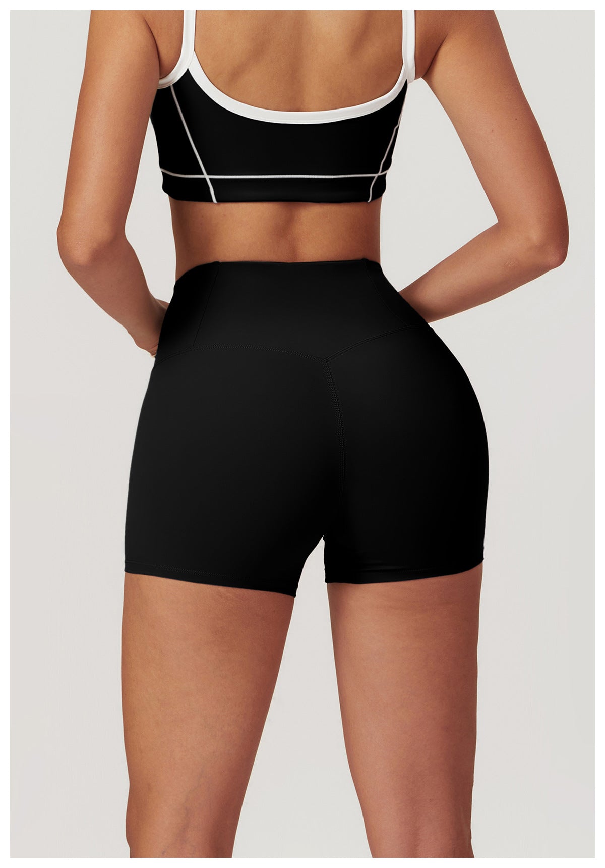 Contrast piping hot pants