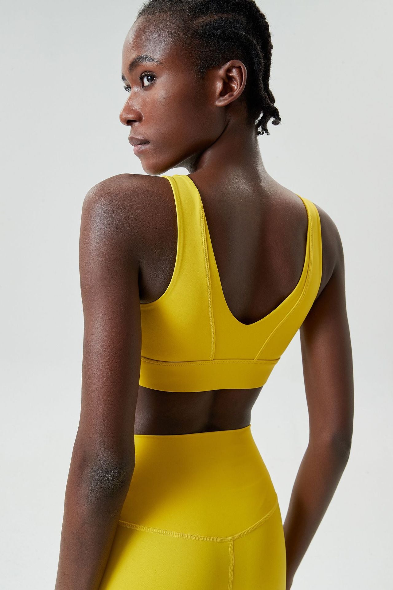 Seamless high support sports bra
