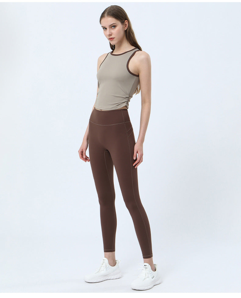 Contrast detail vest