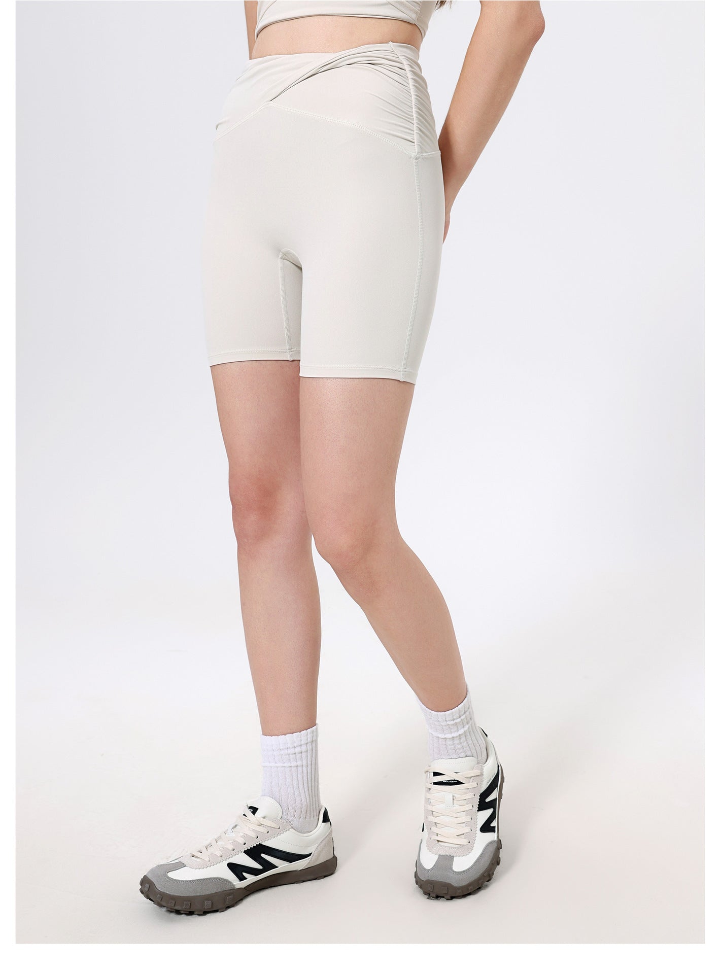 Nude Feel Pleated waist shorts