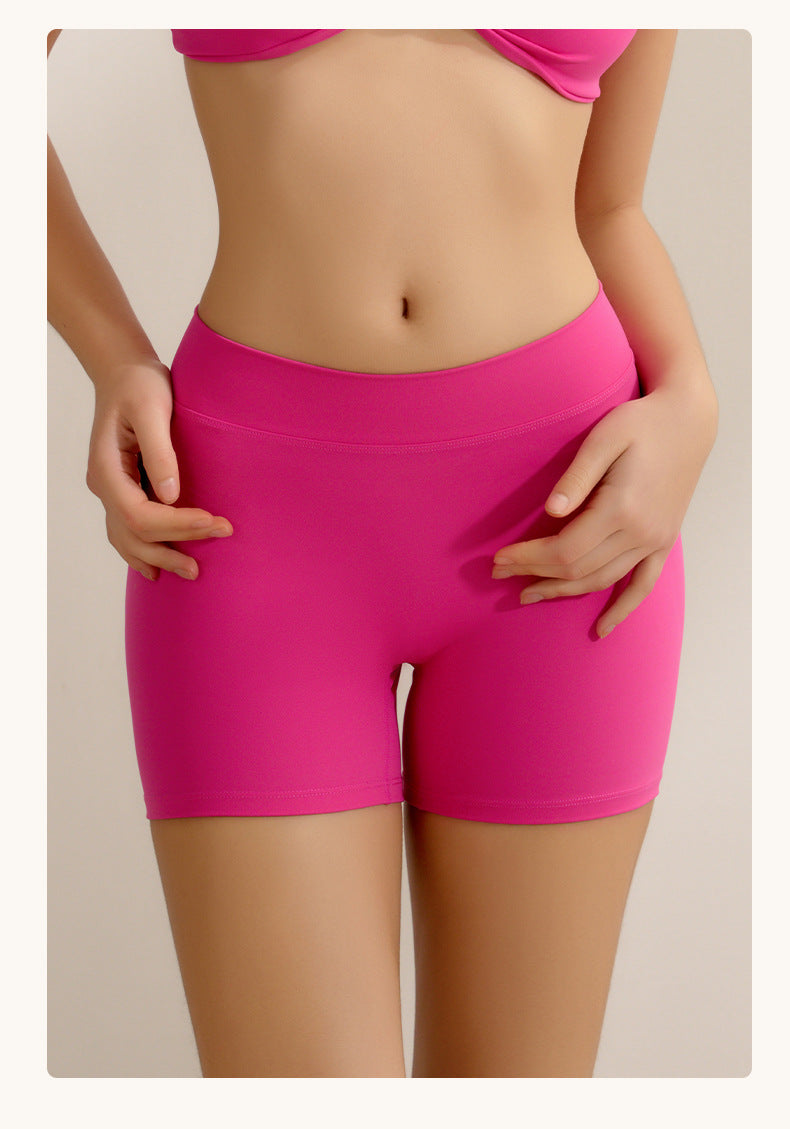 Ruched back fitness shorts