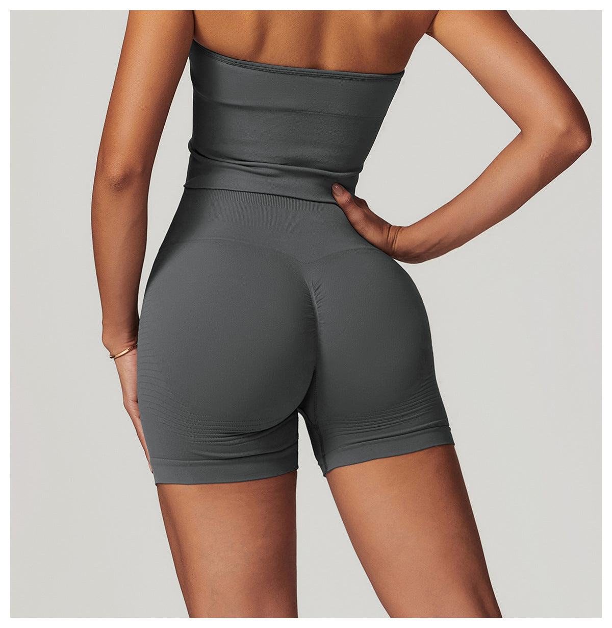 Seamless fitness hot pants