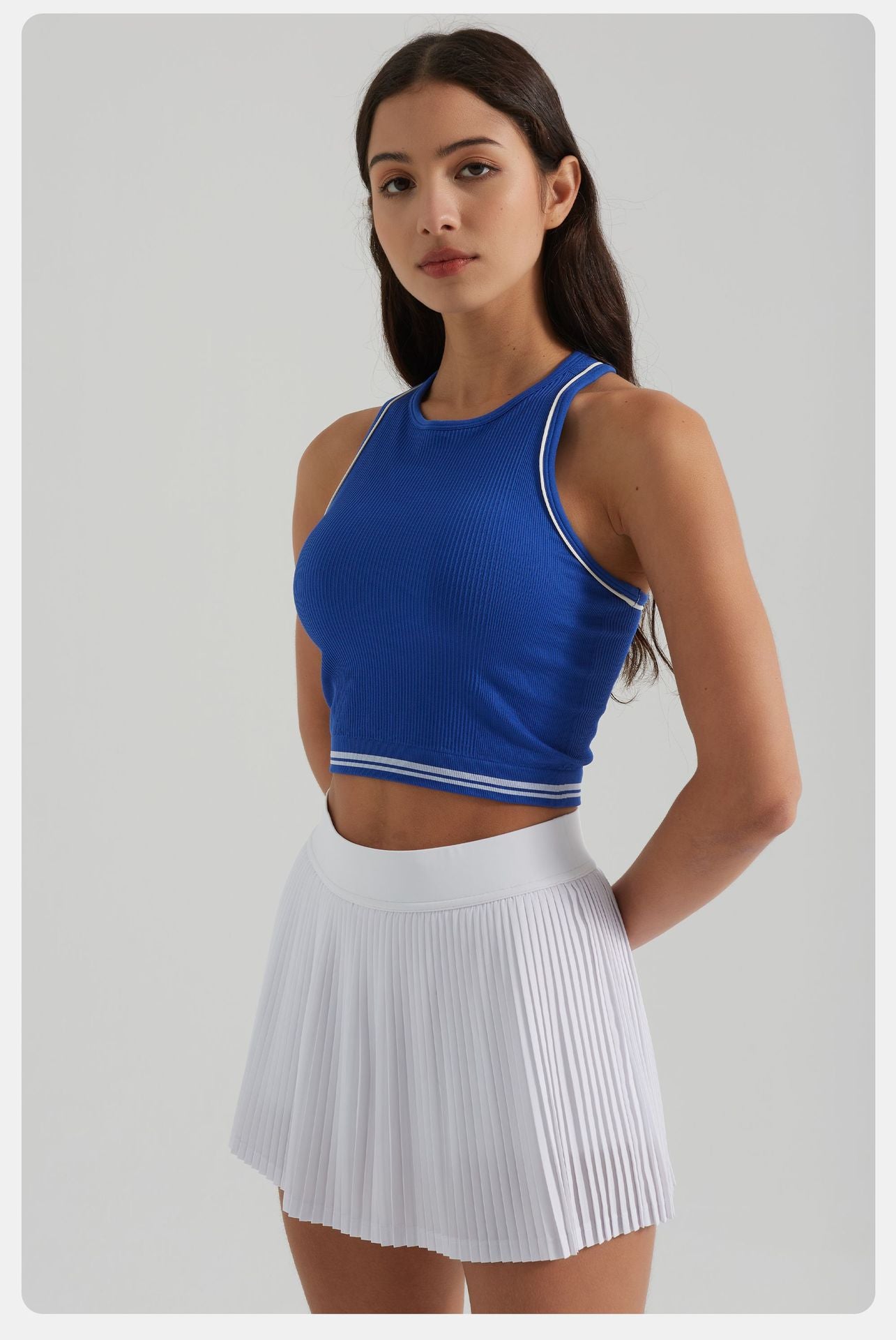 Contrast trim cropped vest