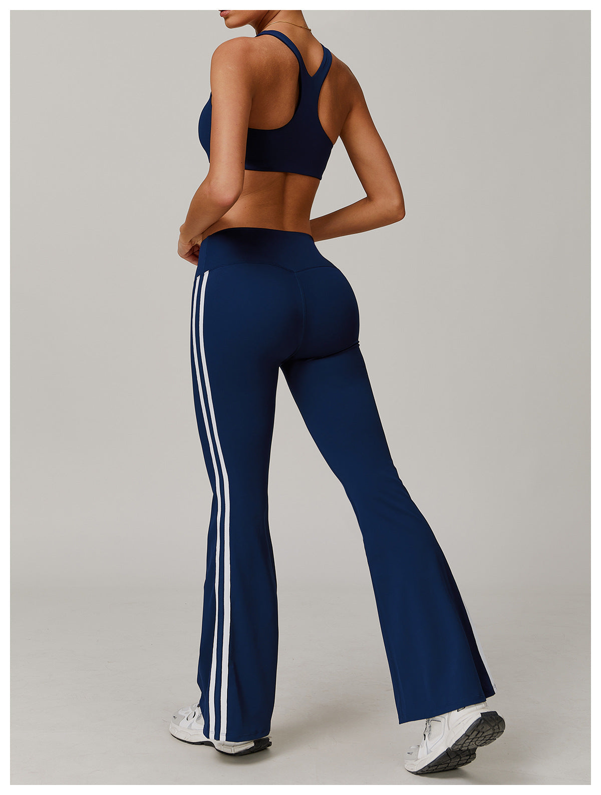 Contrast stripe sports bra
