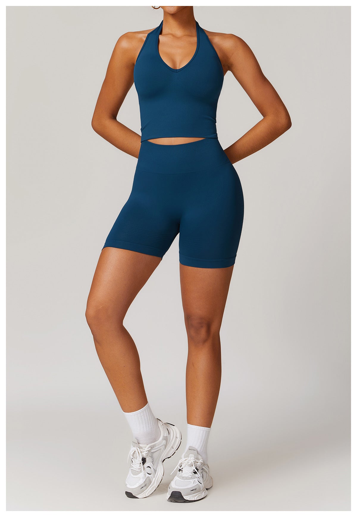 Seamless fitness hot pants