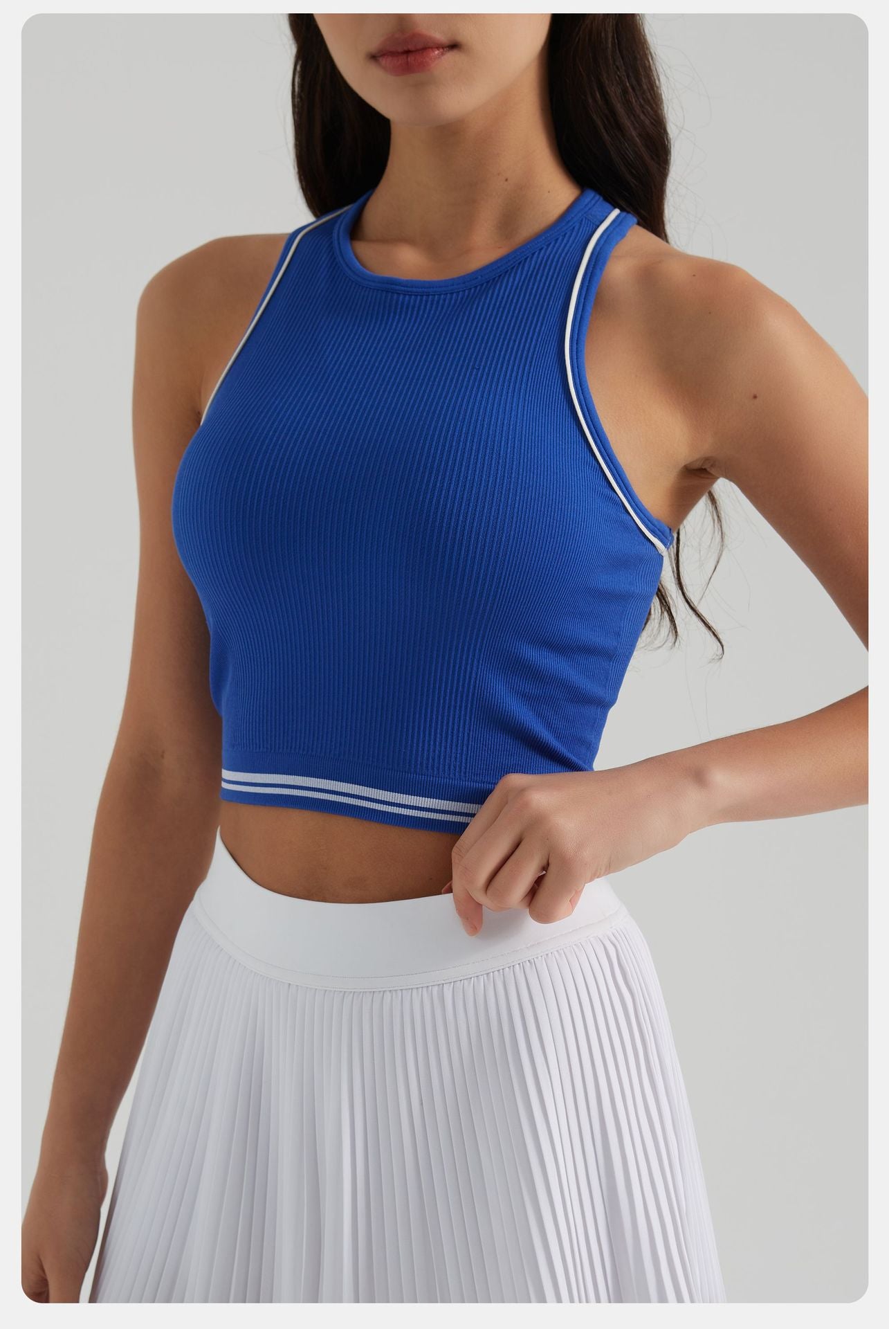 Contrast trim cropped vest