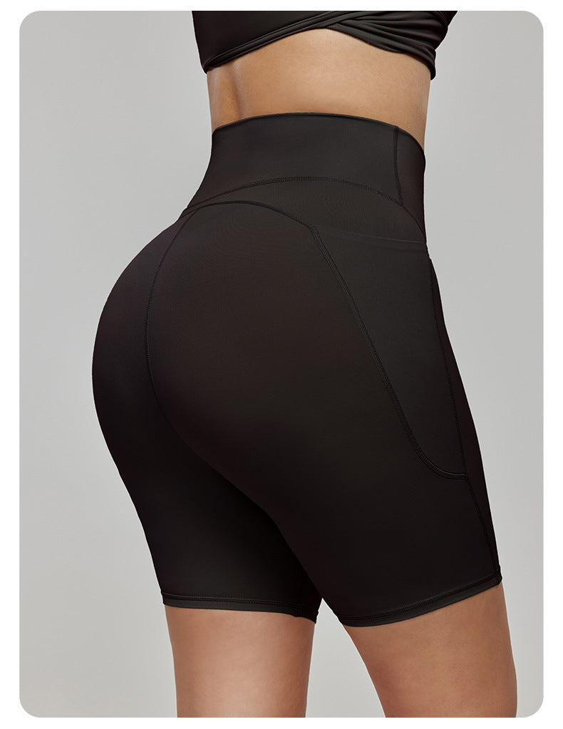 Cycling shorts with pockets