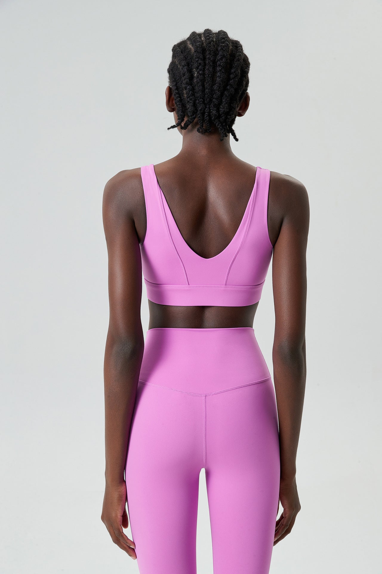 Seamless high support sports bra