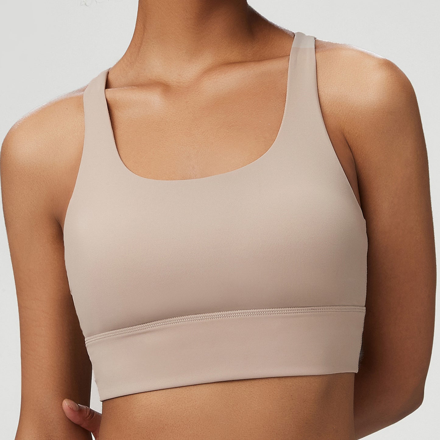 Seamless cross back sports bra