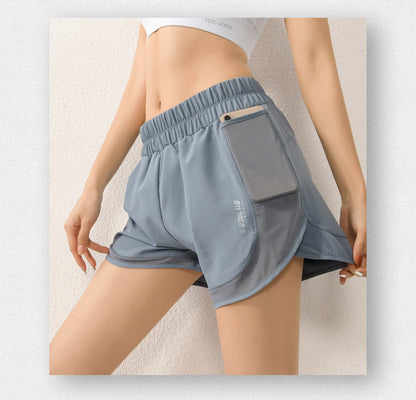 Breathable shorts with pocket