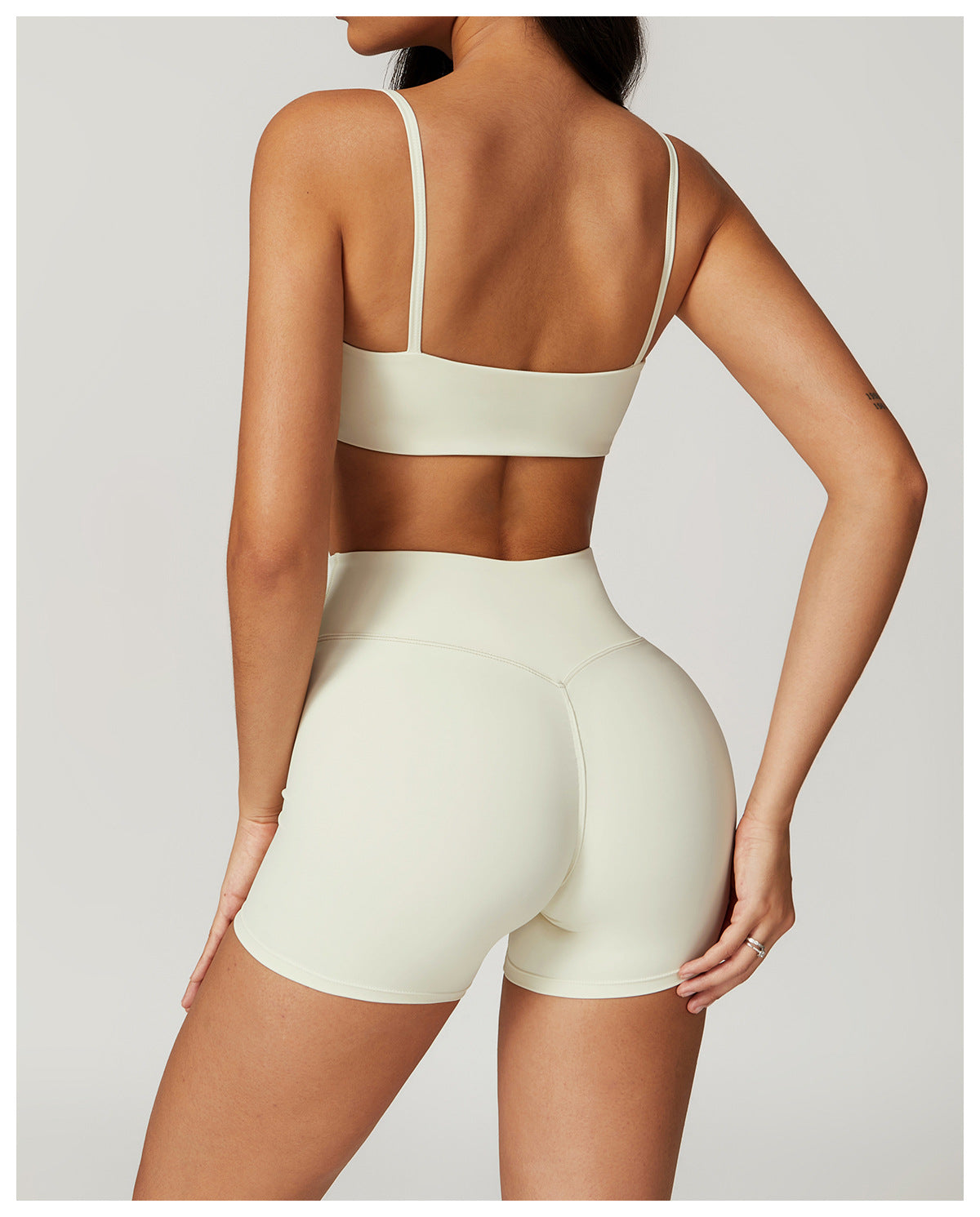 Seamless sports bra