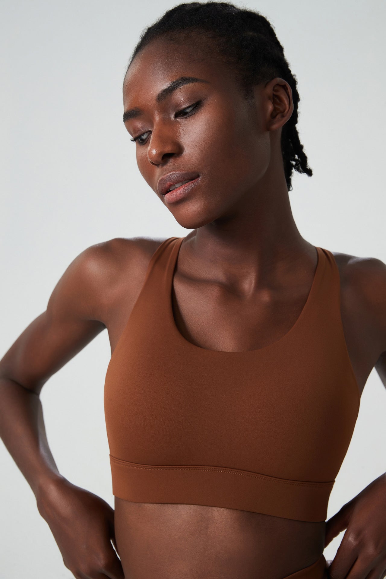 Seamless cut out back sports bra
