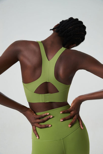 Seamless cut out back sports bra