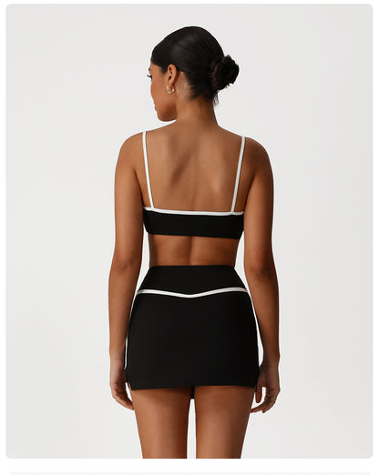 Contrast piping skort